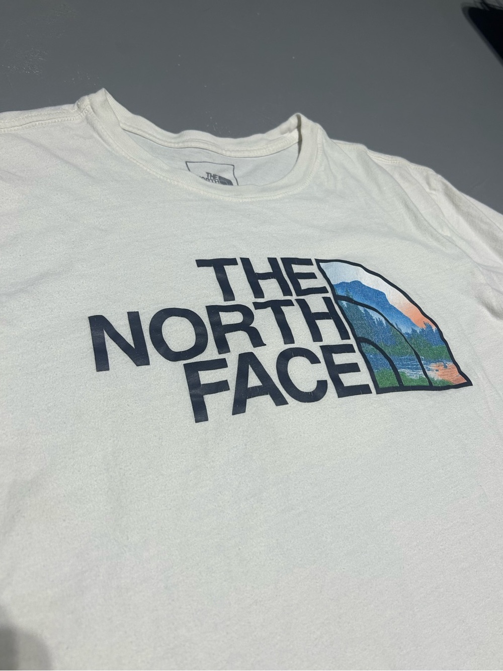 The North Face Soft Premium Short Sleeve Tee Shirt (Men’s Large) - Picture 3 of 8